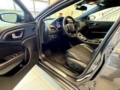 2016 Chrysler 200 S