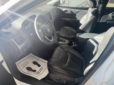 2022 Jeep Cherokee Latitude Lux