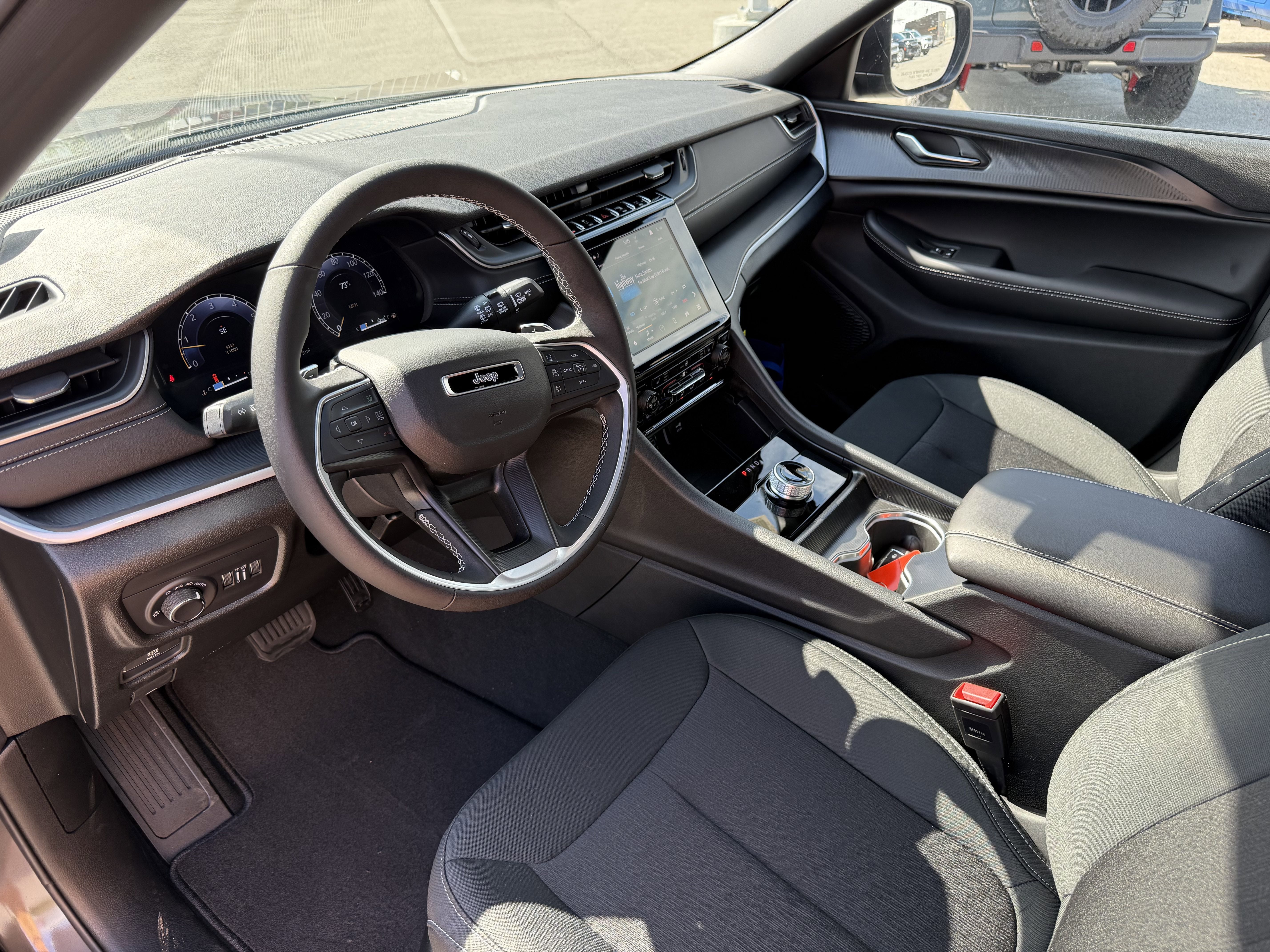 2025 Jeep Grand Cherokee Laredo X