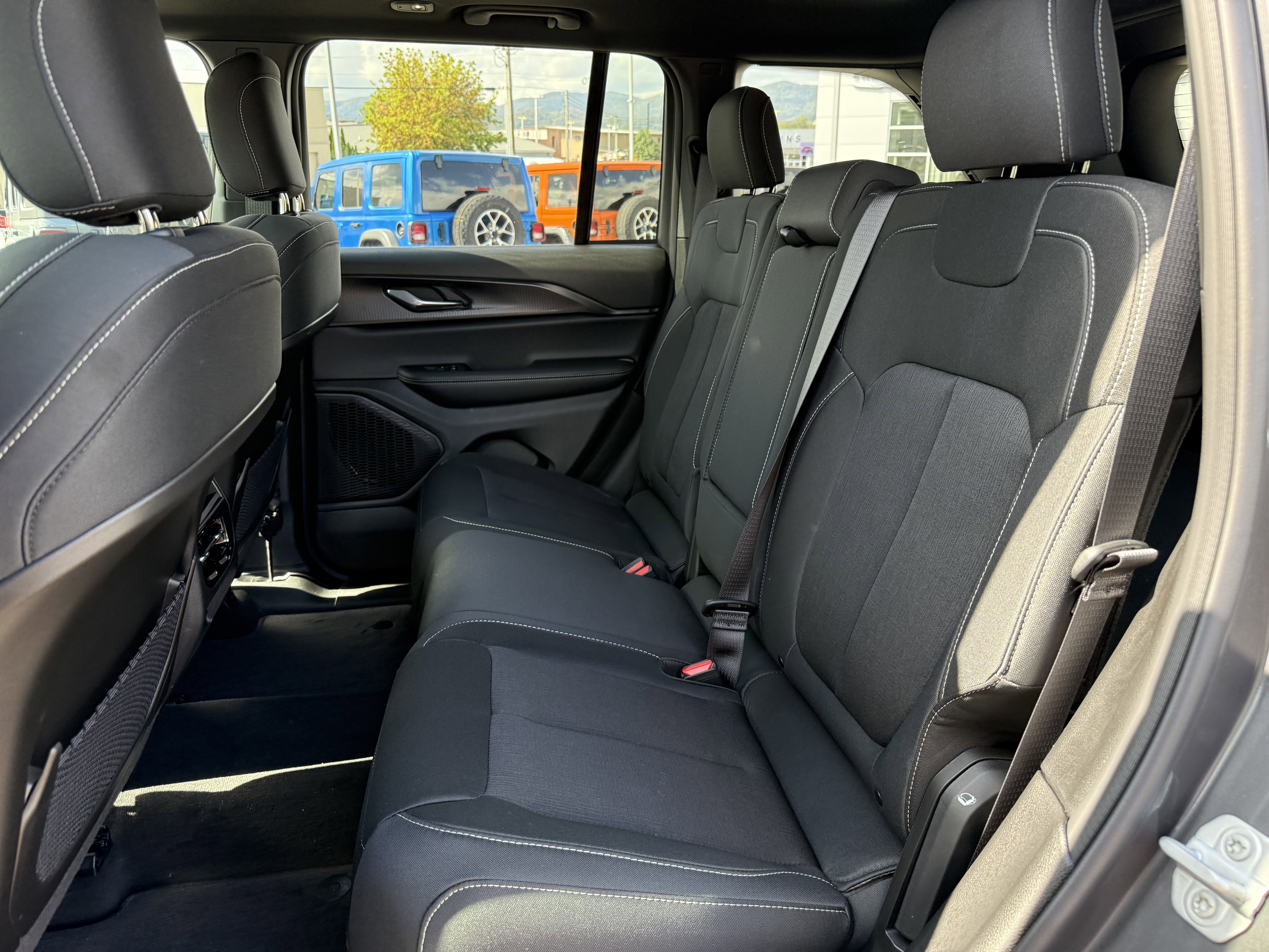 2025 Jeep Grand Cherokee Laredo X