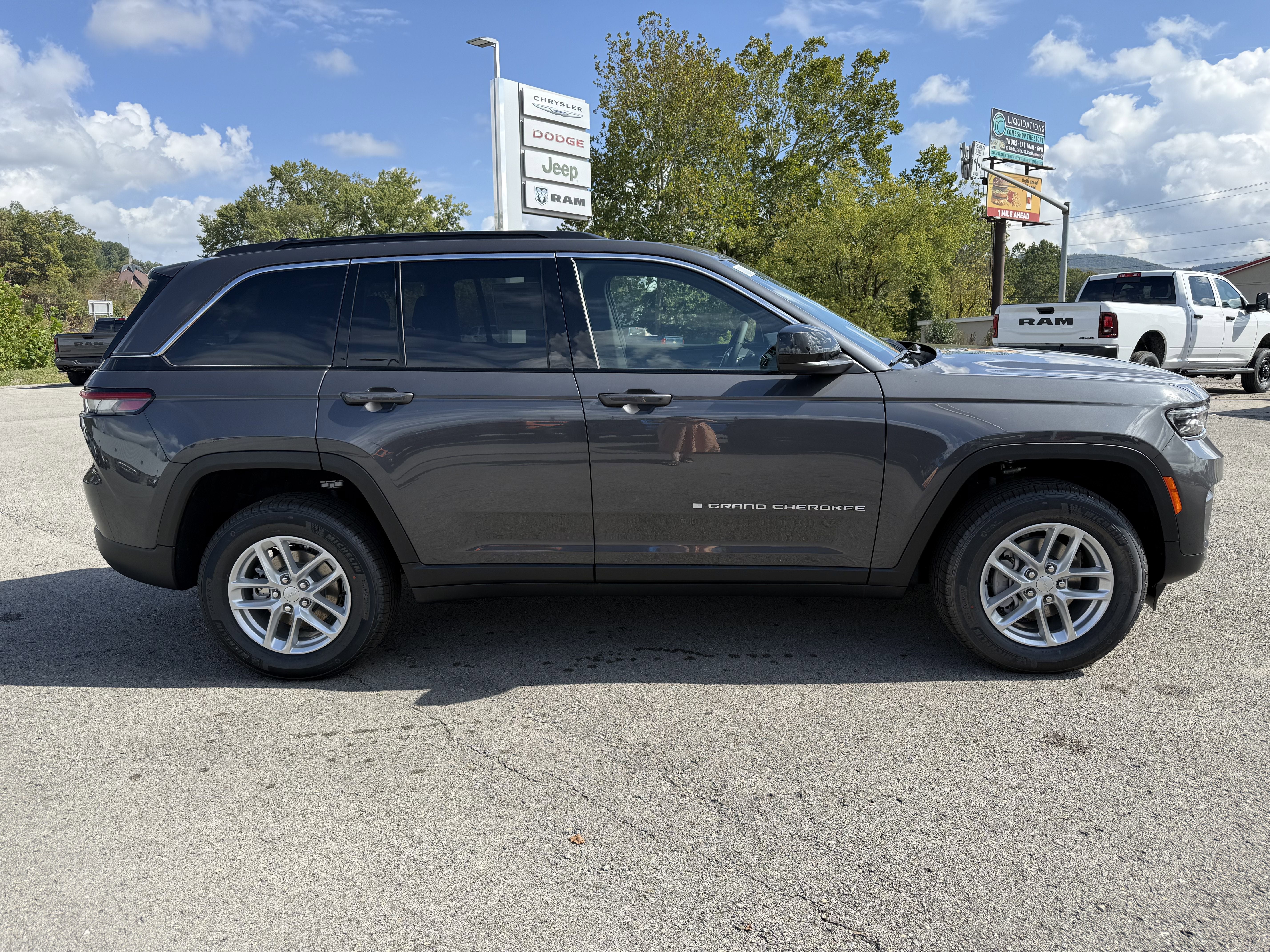 2025 Jeep Grand Cherokee Laredo X