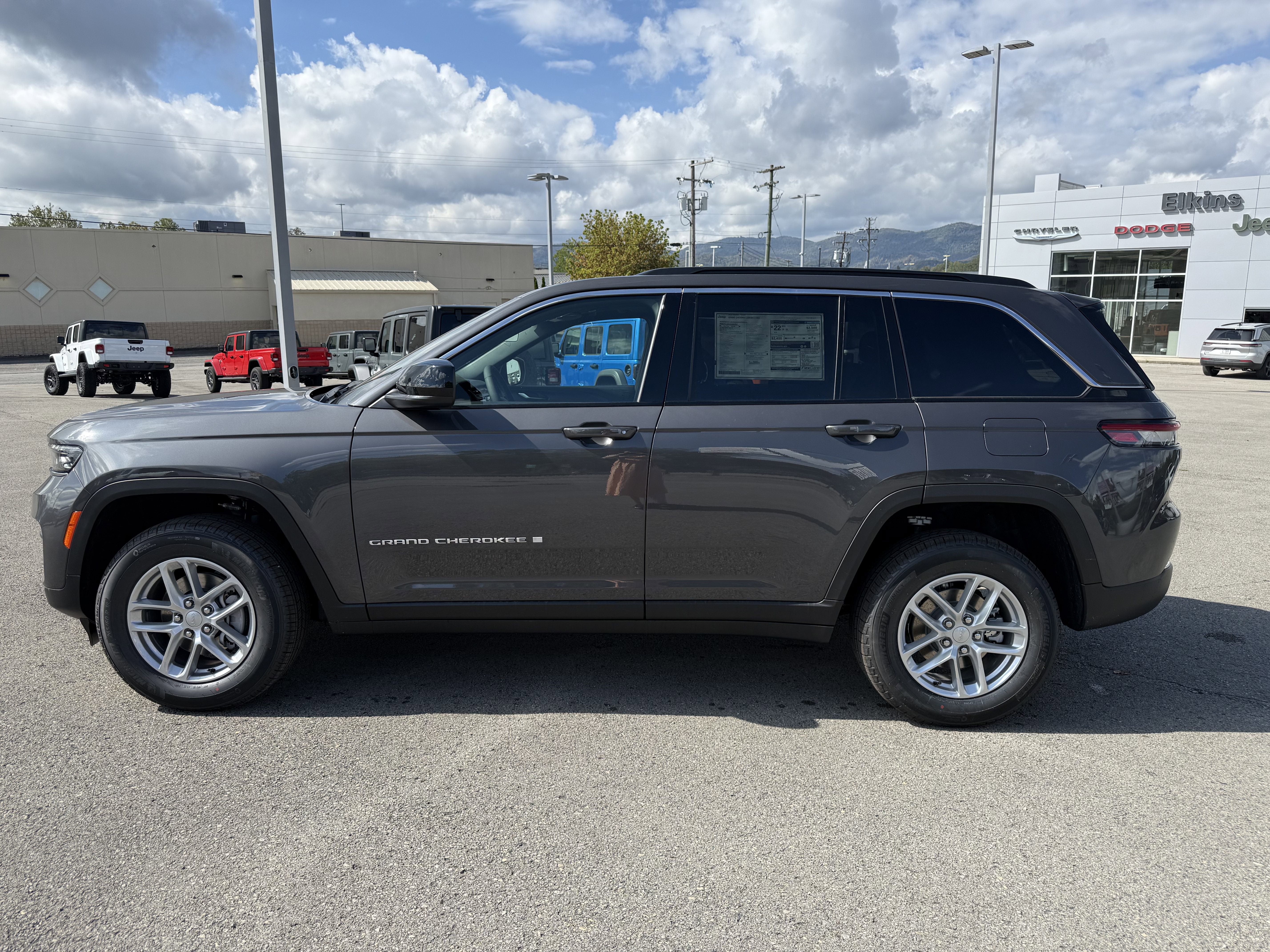 2025 Jeep Grand Cherokee Laredo X