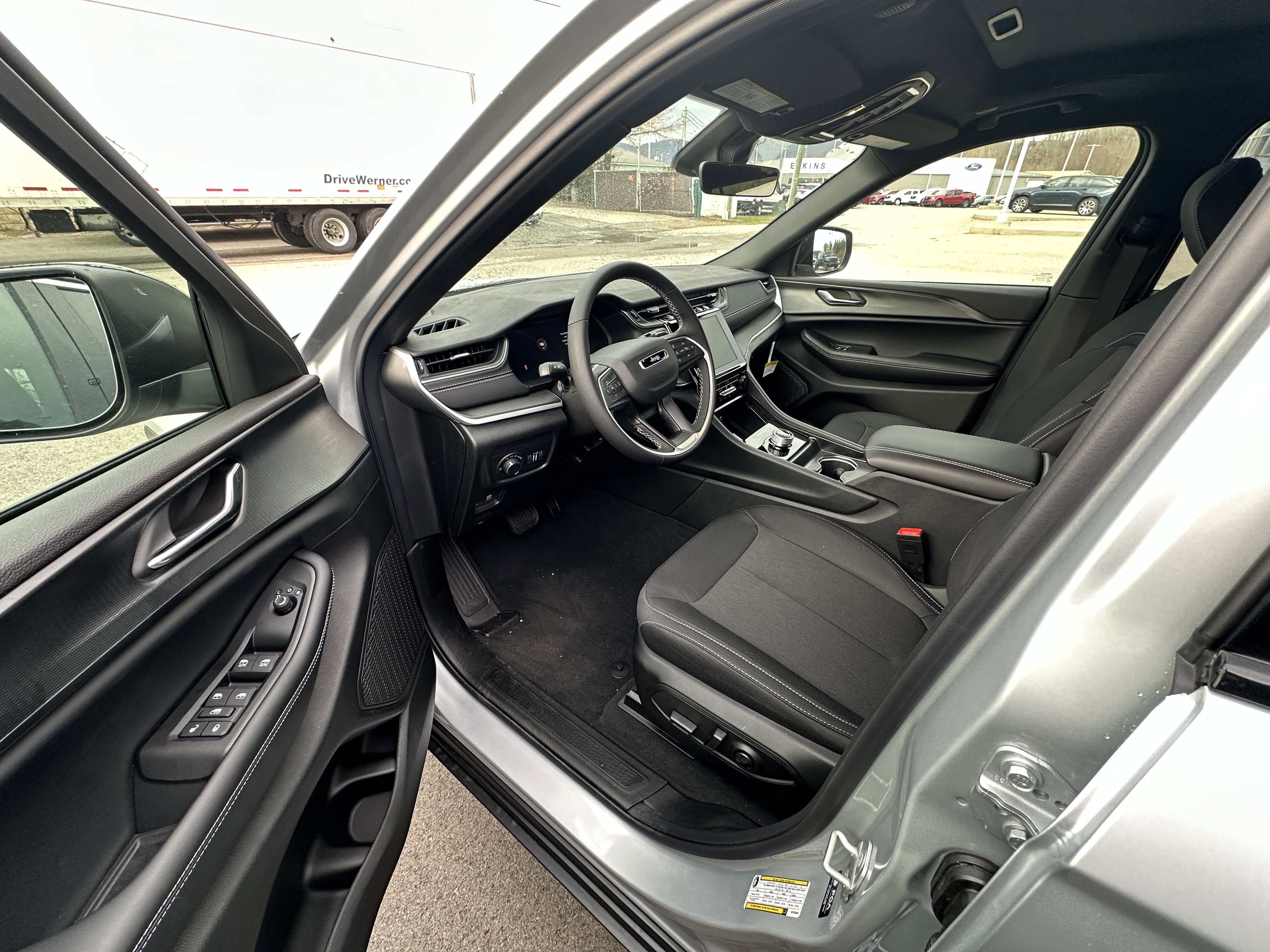 2025 Jeep Grand Cherokee L Laredo X