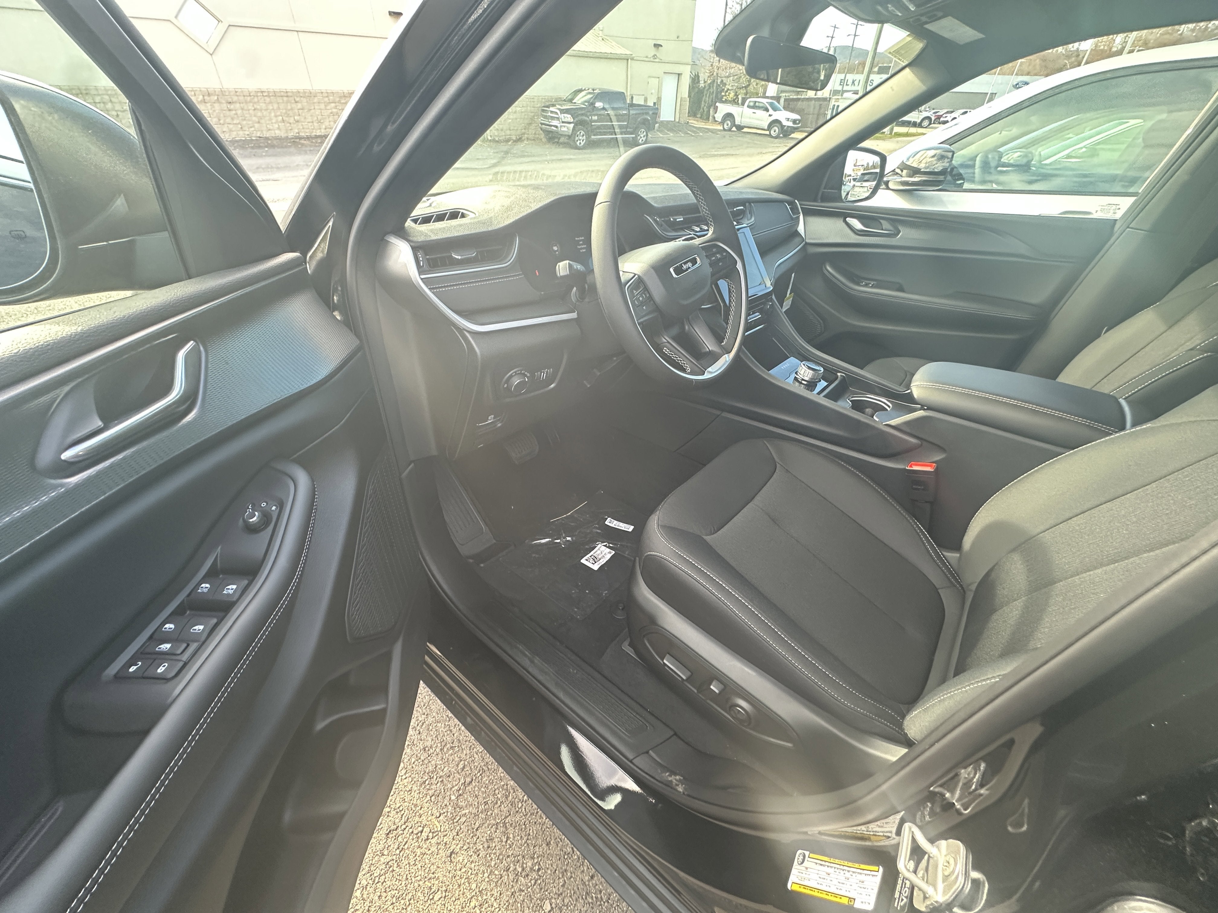 2025 Jeep Grand Cherokee L Laredo X