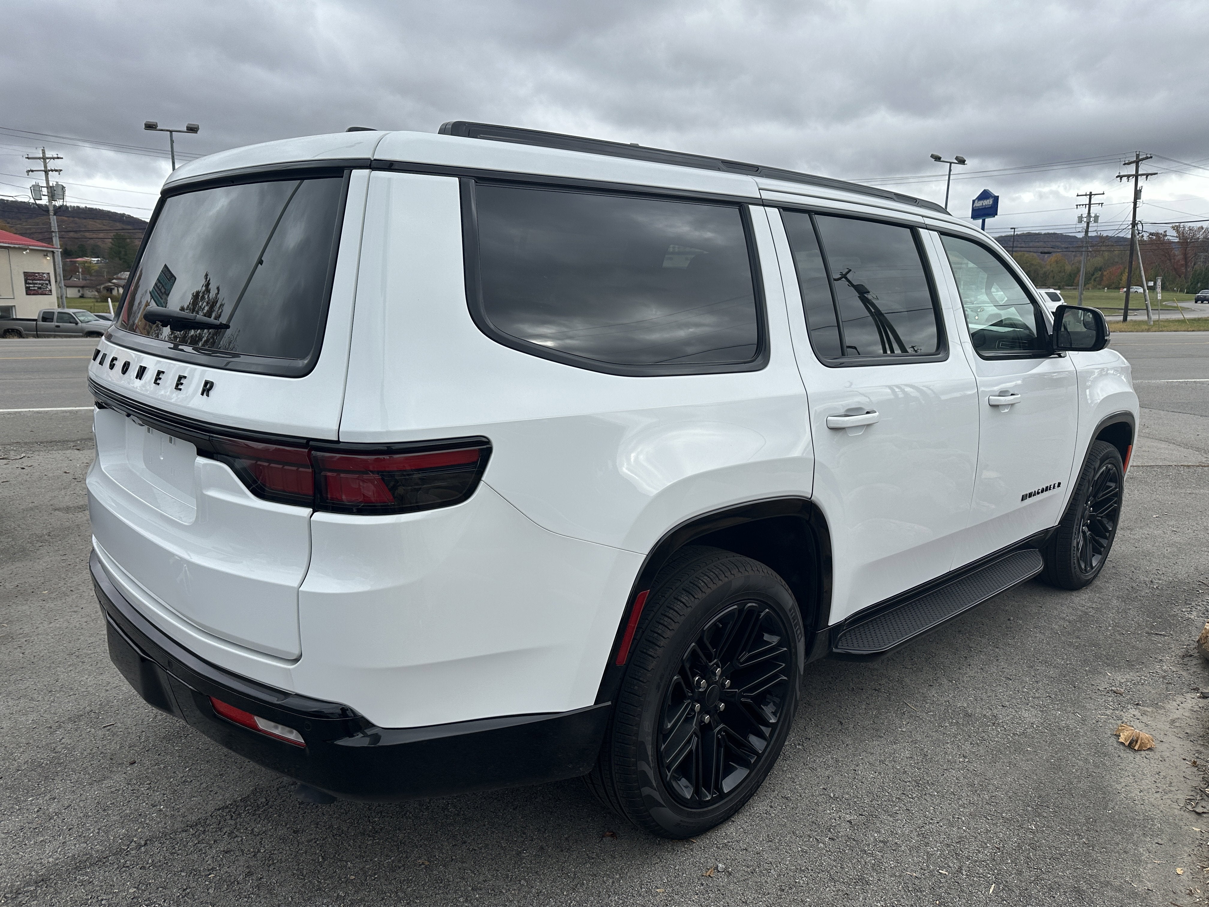 2025 Jeep Wagoneer Series II Carbide