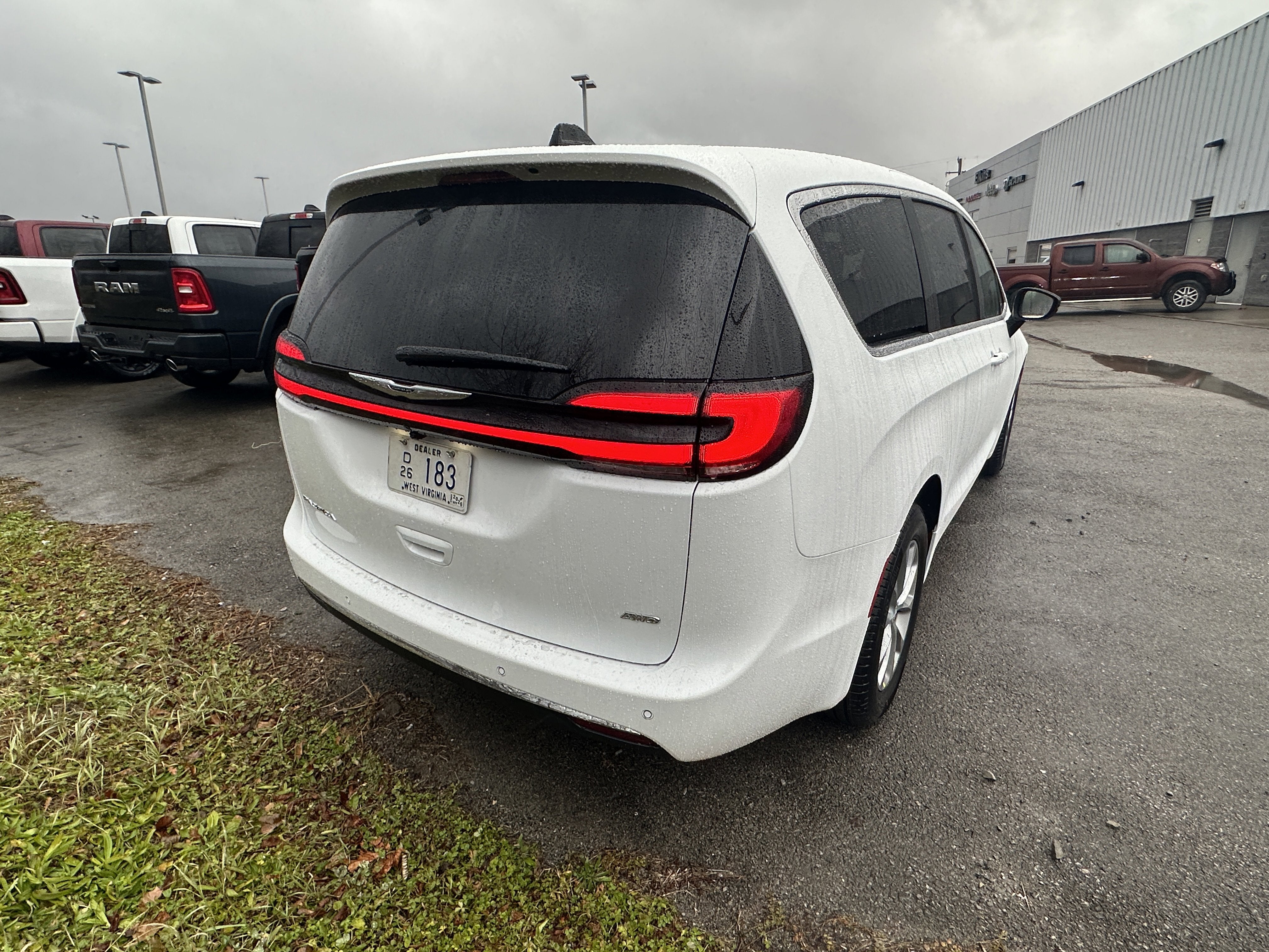 2026 Chrysler Pacifica Select