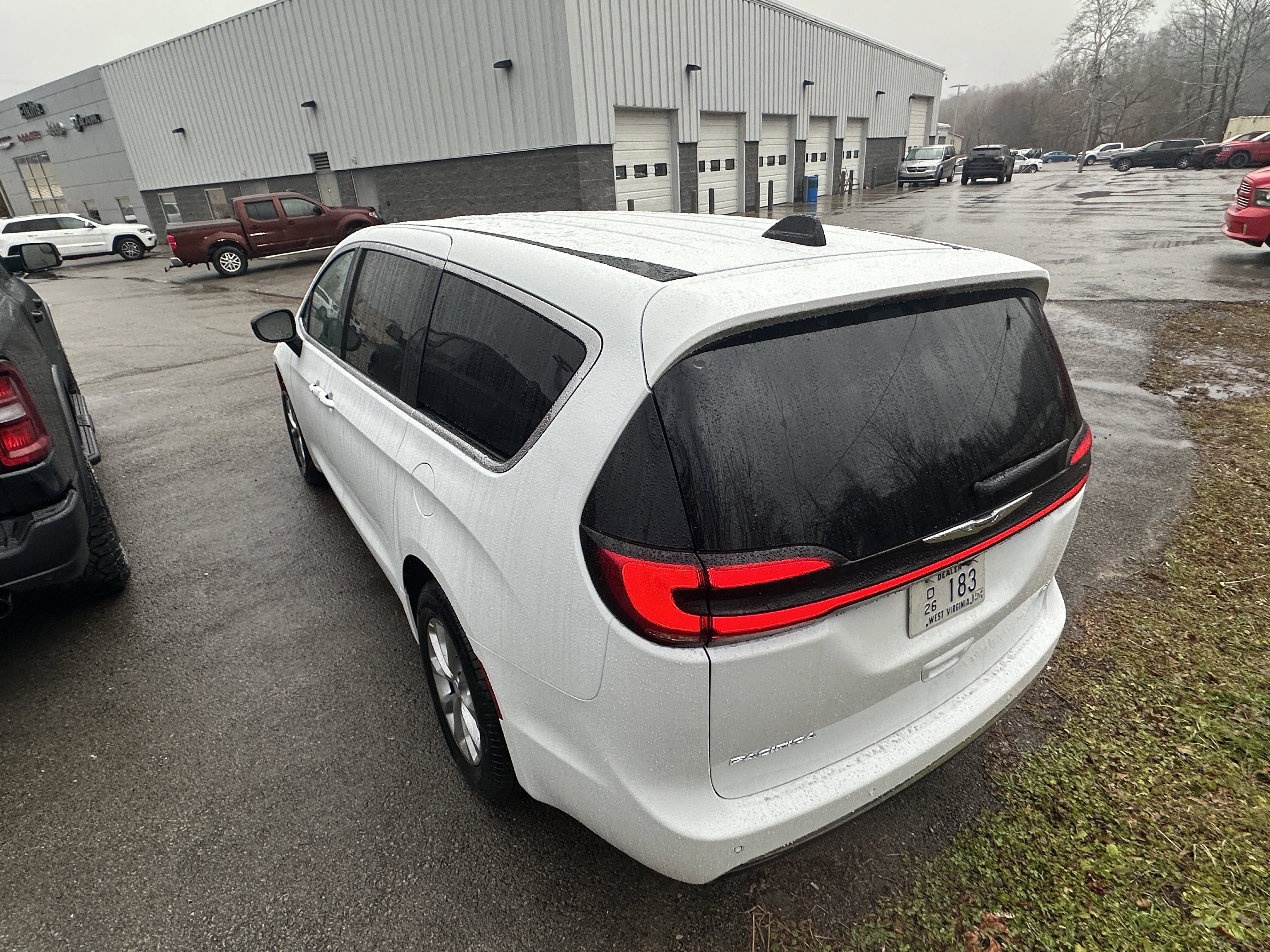 2026 Chrysler Pacifica Select