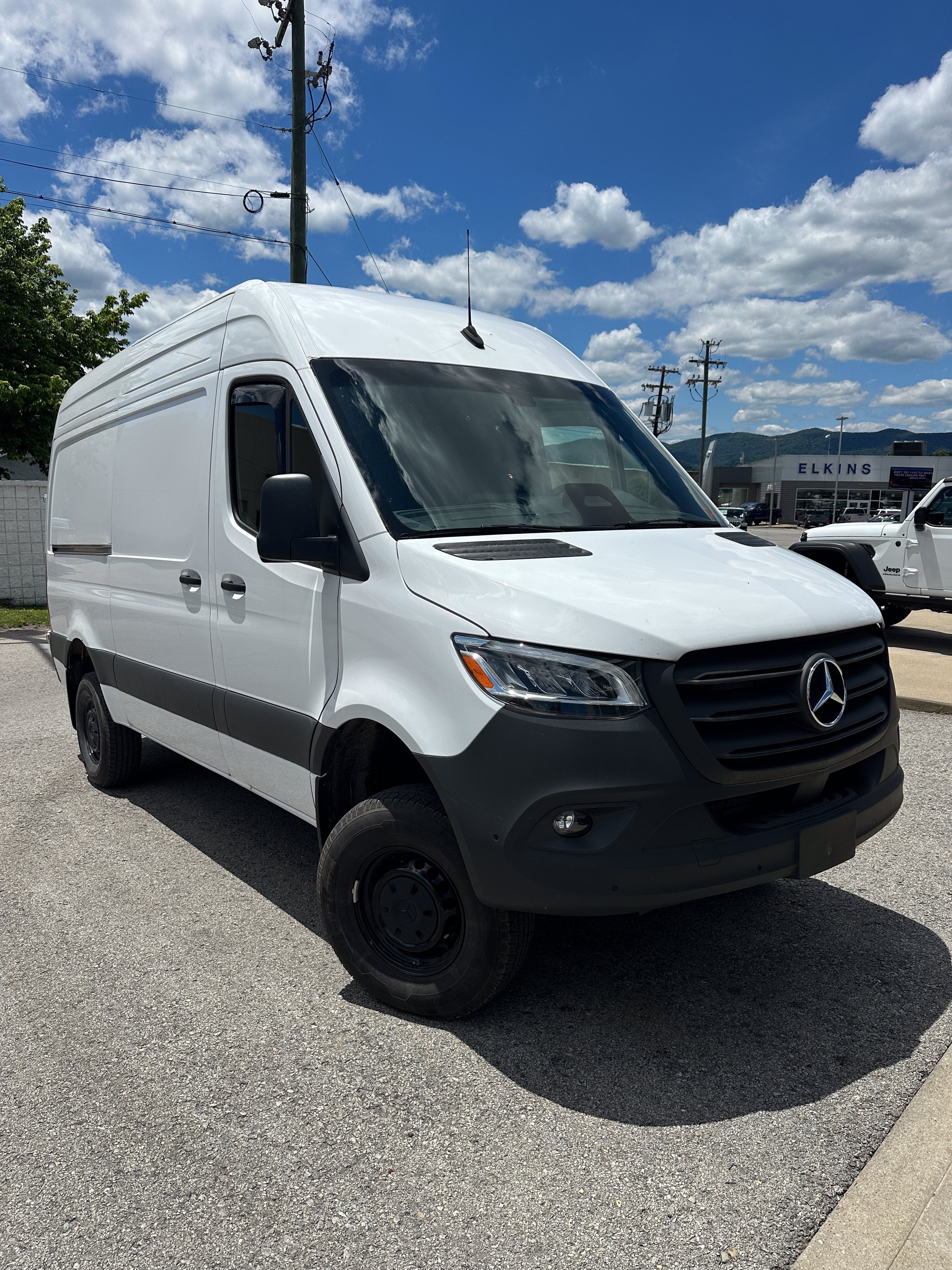2025 Mercedes-Benz Sprinter 2500 2500 Standard Roof I4 Diesel HO 144" AWD