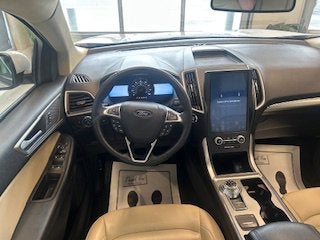 2022 Ford Edge BASE
