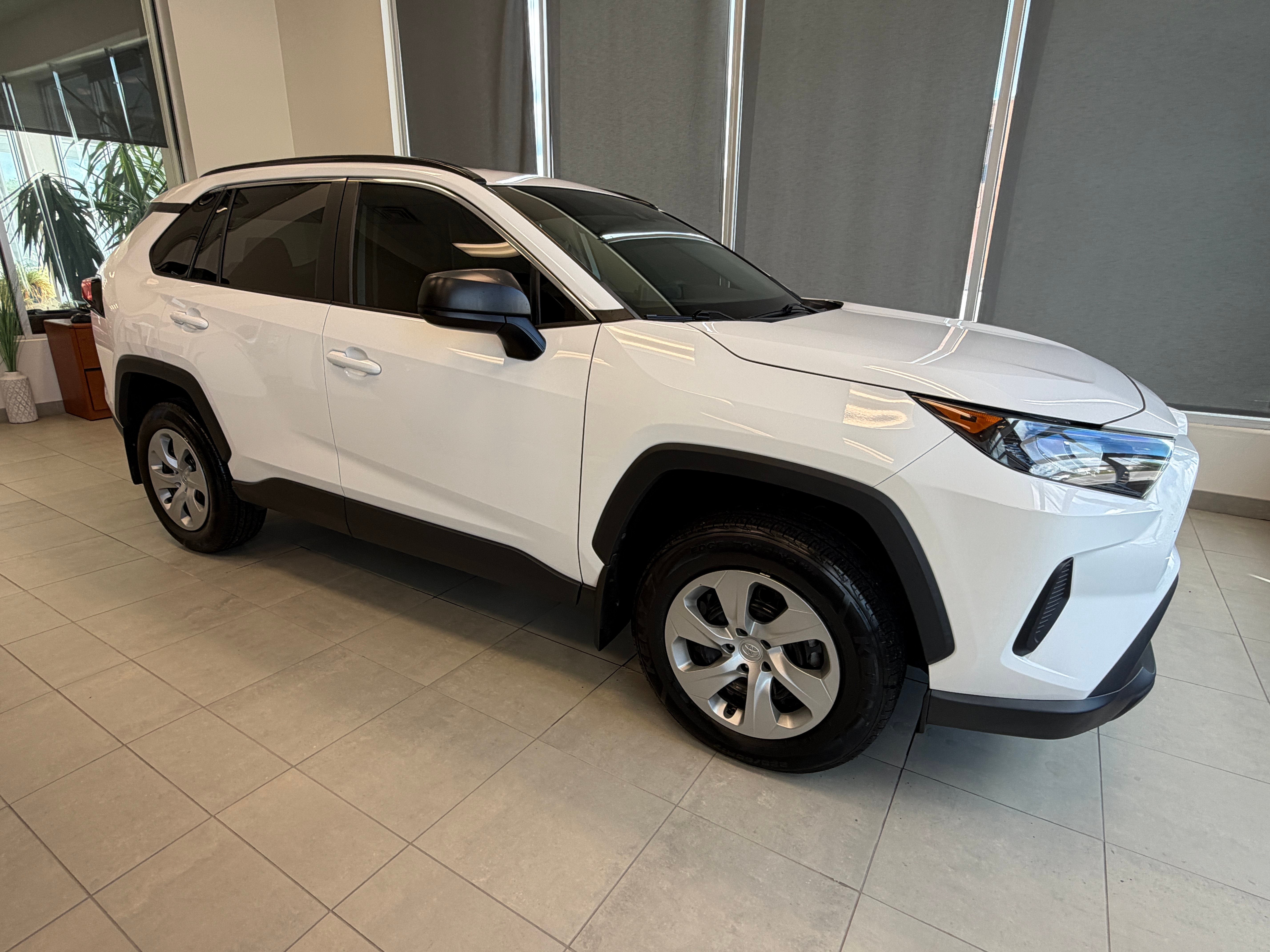 2020 Toyota RAV4 LE