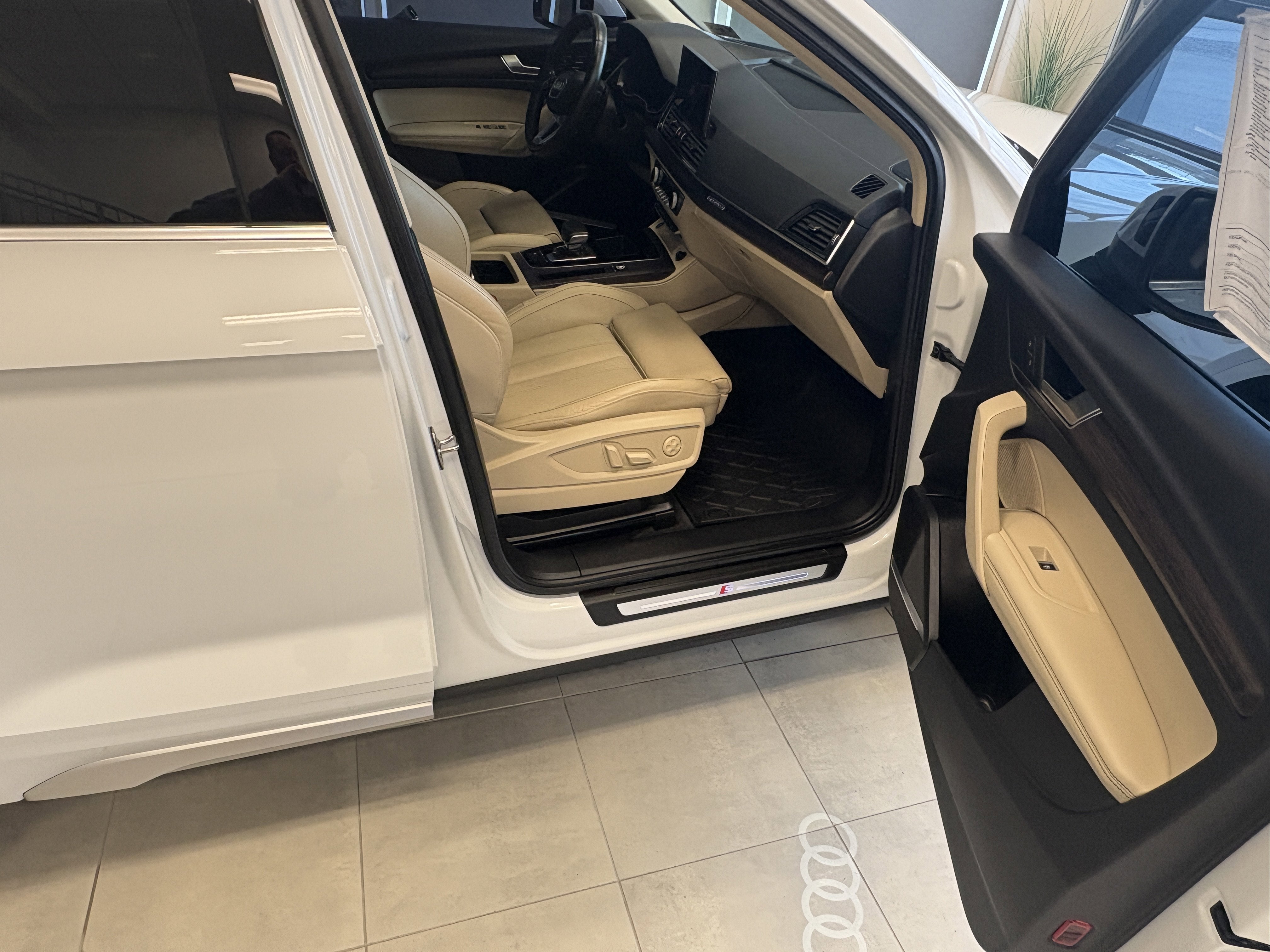 2022 Audi Q5 S line Prestige